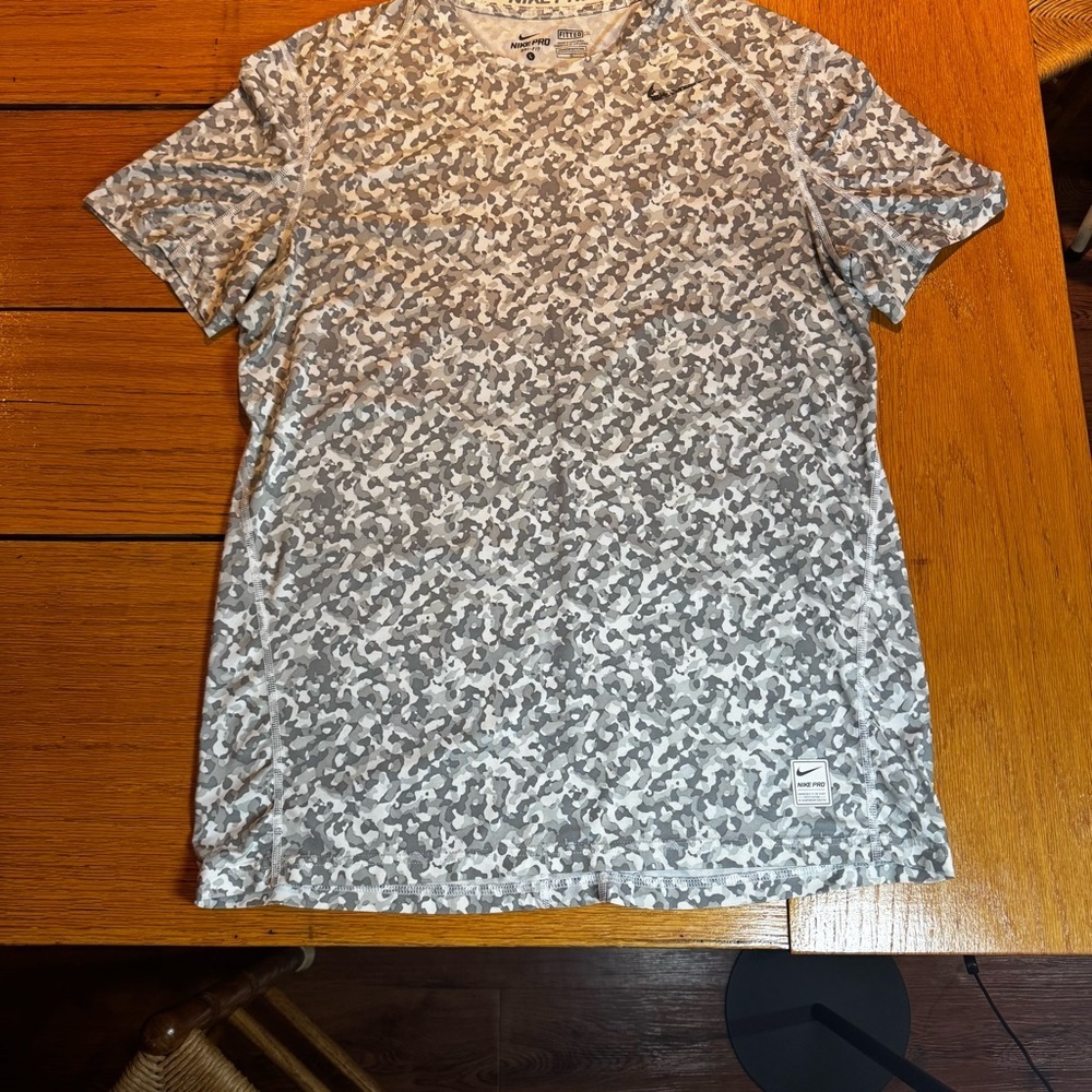 Nike Pro Dri-fit Fitted Gray Camouflage Men's fitted Shirt size Large